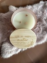 Luxe geurkaars met houten deksel en 3 houten wieken N°2 - Frosted Blush - Wil je mijn meter worden? + HALVE KRANS 