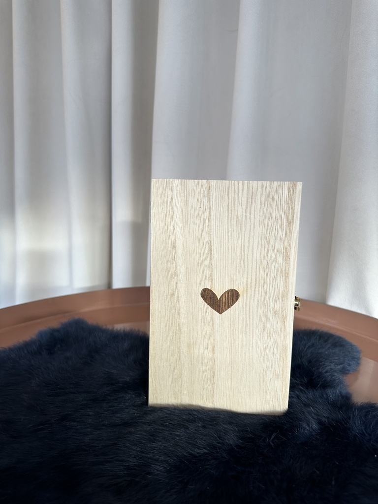 wij krijgen een baby! - houten kistje en houten cirkel 