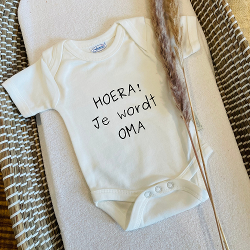 BODY - HOERA JE WORDT OMA